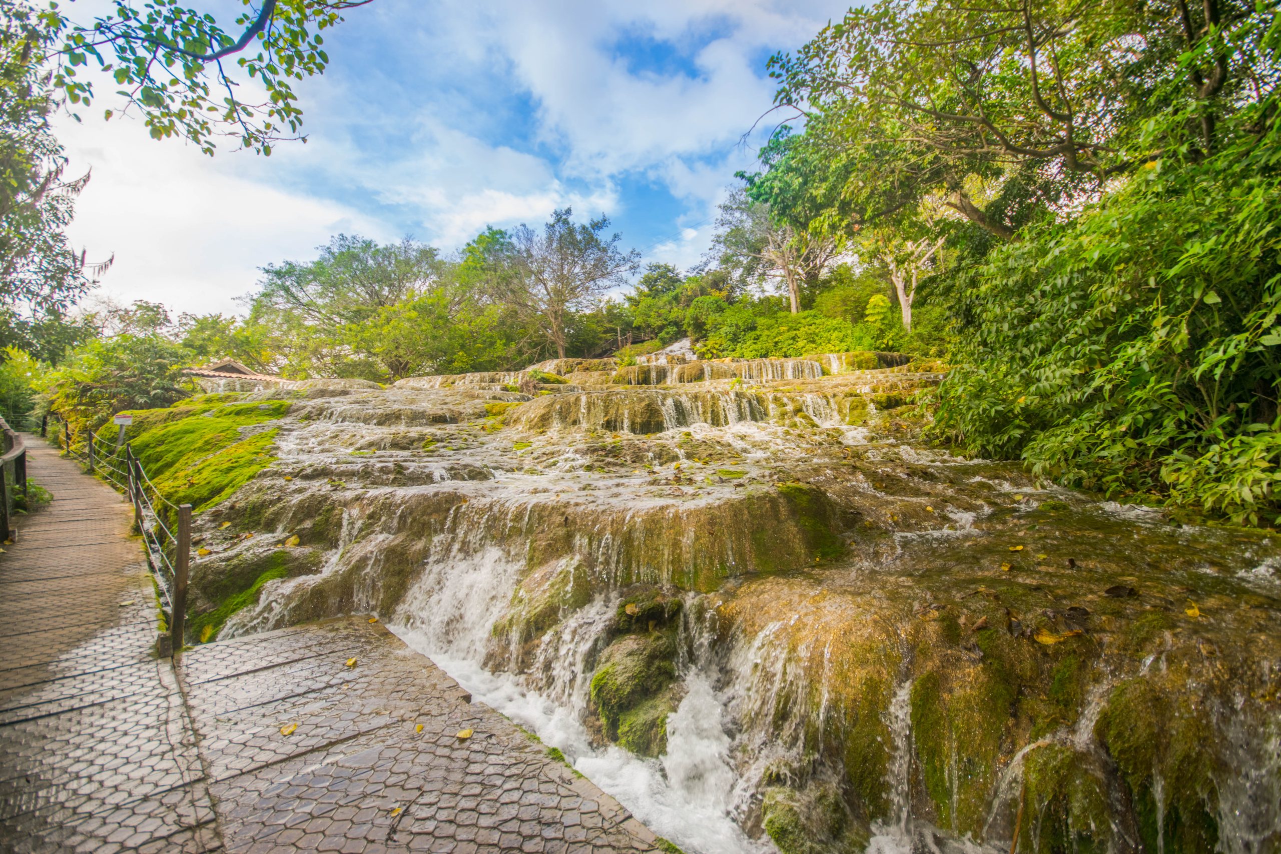 CAICHOEIRA TUFAS NASCENTE AZUL BONITO - MS (14)